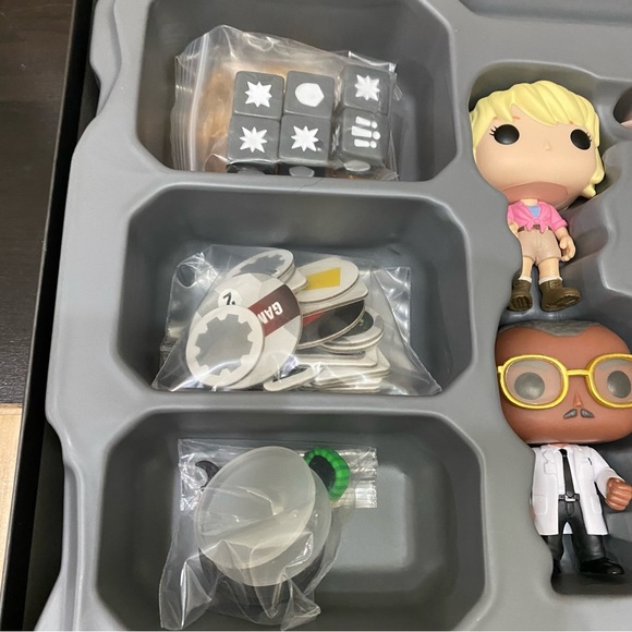 FUNKO POP Funkoverse Strategy Game: Jurassic Park 4 pack 100 World Board Game - Picture 6 of 9